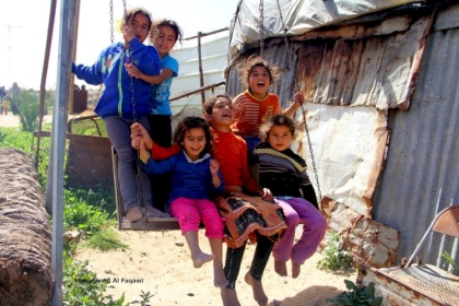 "نهر البارد" بخان يونس.. معاناة وحياة بطعم الموت