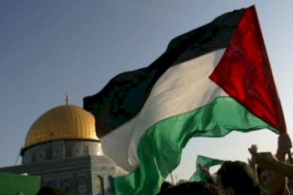 وزير الخارجية الفرنسي يدعو  إلى إحياء عملية السلام بالشرق الأوسط