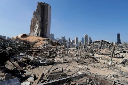 قاضي التحقيق في انفجار مرفأ بيروت يعلن تنحيه