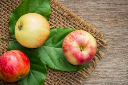 "تفاحة في اليوم".. هذا ما تفعله "فعلا" بصحتك؟