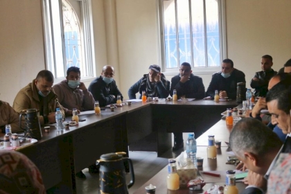 المحافظة الوسطى تستقبل وفد من قيادات حركة فتح في مكتبها