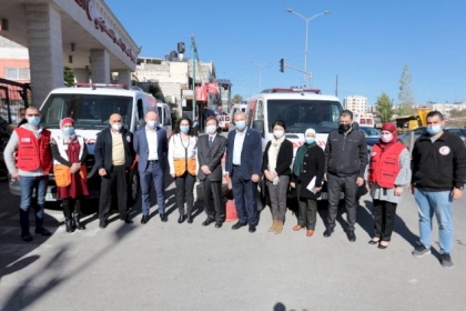 جمعية الهلال الأحمر تتسلم ست مركبات اسعاف مقدمة من الحكومة اليابانية