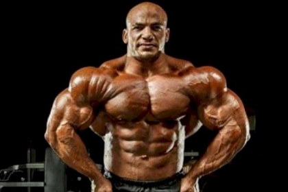 كم ينفق المصري "بيغ رامي" على عضلاته "شهريا"؟