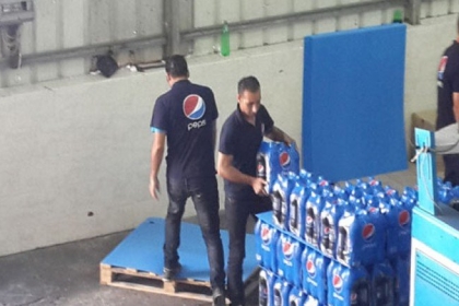 أضرار كبيرة في مصنع للمشروبات الغازية بغزة نتيجة القصف الإسرائيلي