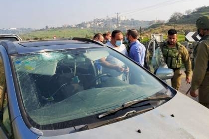 مستوطنون يهاجمون مركبات المواطنين وسط القدس المحتلة