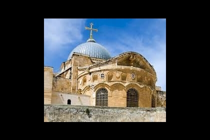 التماس "للعليا" ضد فرض قيود على كنيسة القيامة في سبت النور
