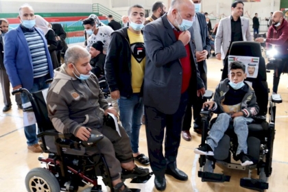 كتلة فتح البرلمانية ووزارة التنمية الاجتماعية ينظمان حفل توزيع كراسي كهربائيه على الأشخاص ذوي الهمم