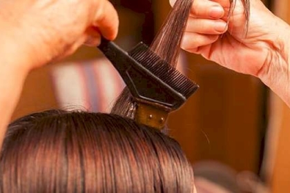 فوائد الحناء للشعر وخلطات للشعر بالحناء بوصفات مختلفة