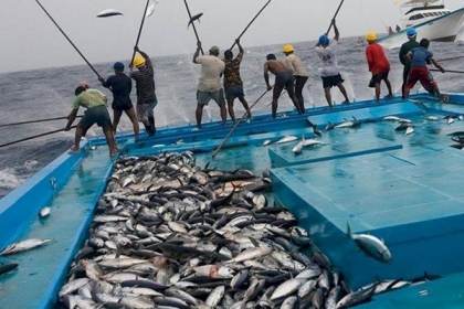 الشرطة البحرية تسمح بمزاولة مهنة الصيد يومي الجمعة والسبت بشروط