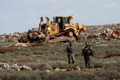 الاحتلال يجرف أراضي جنوب بيت لحم