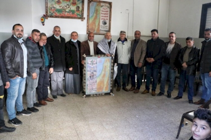 لجنة العلاقات العامة بمحافظة خانيونس تطلق حملة "كلنا عائلة" لزيارة الوجهاء والمخاتير