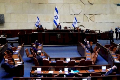 كنيست الاحتلال يصوت على لوائح كورونا ولا تفاهمات بشأن الإغلاق