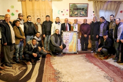 استكمال تنفيذ حملة " كلنا عائلة " لزيارة الوجهاء والمخاتير في محافظة خانيونس