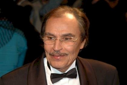 وفاة الفنان المصري عزت العلايلي عن عمر ناهز 86 عاماً