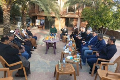 لجنة العلاقات العامة بمحافظة خانيونس تستكمل سلسلة زيارات لعدة مخاتير ووجهاء