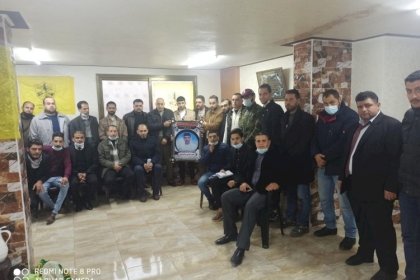 وفد من قيادة حركة فتح بساحة غزة يزور الأسير المحرر محمد ذيب ويهنئونه بالافراج عنه