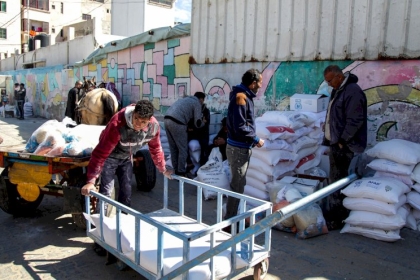 أبو حسنة ينفي الأنباء التي تحدثت عن نية وكالة الغوث وقف الكابونة الغذائية