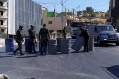 اغلاق طريق واد النار لمنع تفشي كورونا