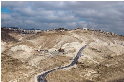 الخليل: قرار بإغلاق طريق "واد النار" لمنع تفشي فيروس كورونا