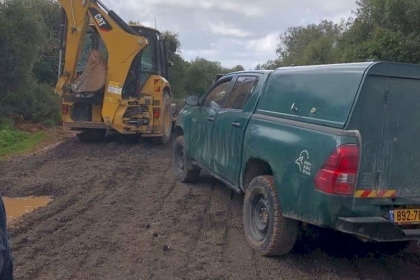 جنين: الاحتلال يسلم إخطارا بوقف العمل في صيانة طريق في أم الريحان