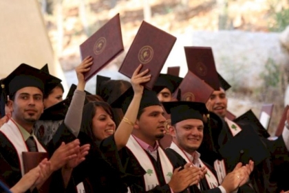 تقرير: تيار الإصلاح الديمقراطي يُحرر شهادات الخريجين ويُدخلهم سوق العمل