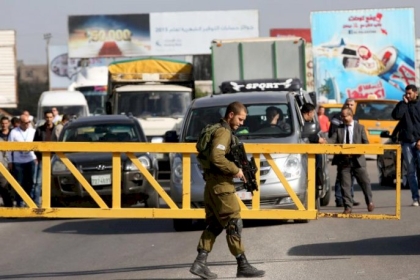 الاحتلال يواصل التصعيد ويقرر تمديد إغلاق الضفة وغزة