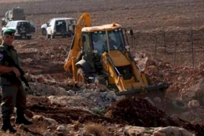 الاحتلال يمنع مواطنًا من استصلاح أرضه غرب سلفيت