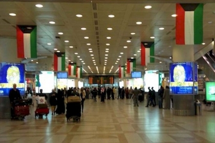 الكويت تمدد قرارها بمنع دخول الأجانب وتتخذ إجراءات جديدة