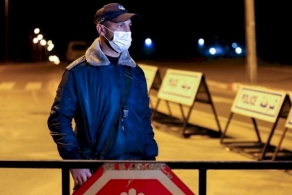 الشرطة بغزة توضح آلية عملها بحق المخالفين لإجراءات الوقاية والسلامة