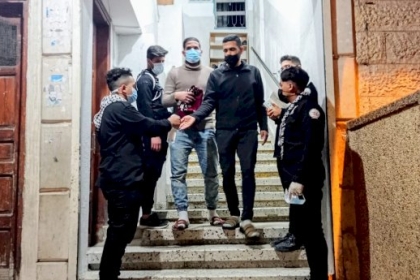 لجنة مستقبل وطن الكشفية بمجلس الشباب الفلسطيني بمحافظة غزة تنفذ مبادرة "حفاظاً على سلامتك ارتدي كمامتك"