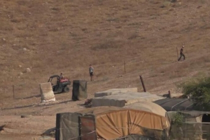 طوباس: مستوطنون يقتحمون خربة ابزيق ويثيرون الرعب في صفوف الطلبة