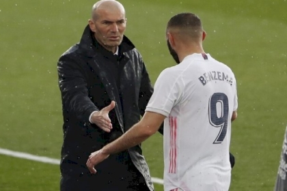 أول تعليق لزيدان بعد إطاحة فريقه ريال مدريد بليفربول من دوري الأبطال