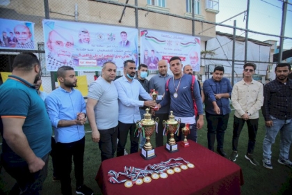 بالصور: لجنة الأندية والساحات الشعبية  بمحافظة غزة تختتم بطولة الشهيد ابو علي شاهين "4" لكرة القدم
