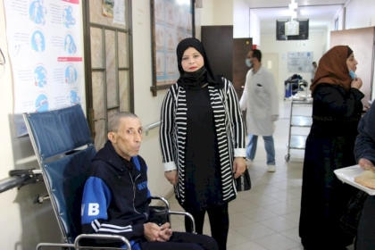 مجلس المرأة بالمحافظة الوسطى ينفذ مبادرة بعنوان لن ننساكم في مستشفى الأقصى