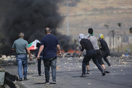 قلقيلية: مواجهات خلال اعتقال قوات الاحتلال مواطنًا