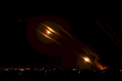 إطلاق 7 صواريخ من غزة تجاه مستوطنات الغلاف في النقب الغربي