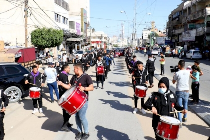 بالصور.. لجنة مستقبل وطن الكشفية في مجلس الشباب الفلسطيني تنظم مسيراً كشفياً وفاءً لدماء الشهداء