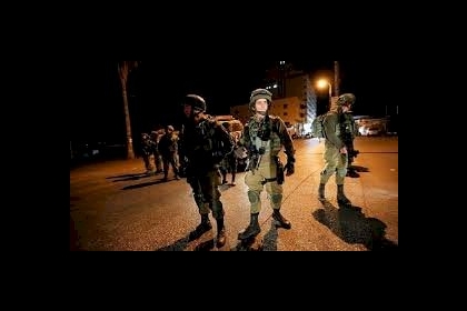 قوة إسرائيلية خاصة تختطف شاباً شمال القدس