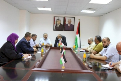 غزة : صرف مساعدة عاجلة لشركات الحج والعمرة المتضررة من العدوان الإسرائيلي