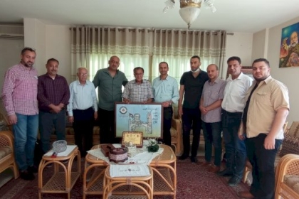 التعبئة الفكرية بساحة غزة تنظم زيارة إلى عائلة الشهيد أبو علي شاهين وفاءاً لذكراه