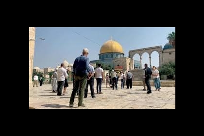 القدس: مستوطنون يقتحمون المسجد "الأقصى" بحراسةٍ مشددة