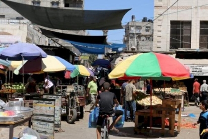 بلدية رفح تُلزم العاملين والتجار بأخذ لقاح كورونا للعمل بالسوق