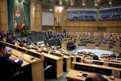 الأردن: 76 نائبًا يطالبون بقطع العلاقات مع إسرائيل و "طرد" سفيرها