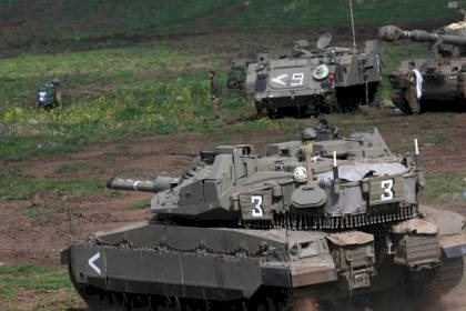 قصف مدفعي إسرائيلي يدمر نقطة لجيش النظام السوري قرب الحدود