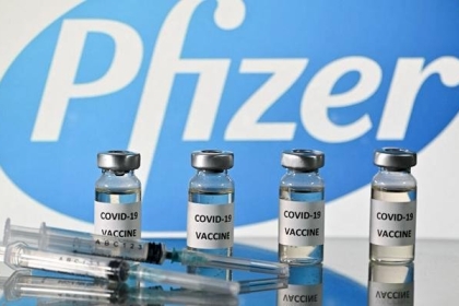السلطات الأمريكية تنشر تحذيرات جديدة نتيجة تلقي لقاحي "فايزر" و"موديرنا"