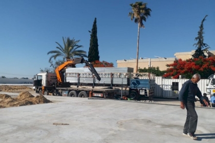 وصول شاحنات محملة بمستلزمات للمستشفى الميداني الإماراتي في قطاع غزة