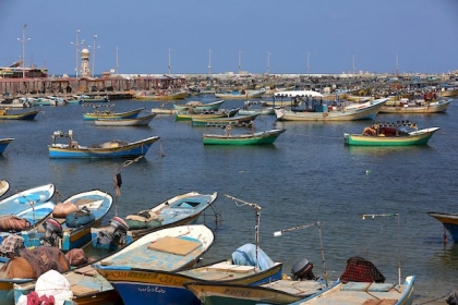 بحرية غزة تصدر تحذيراً للصيادين بشأن المنخفض الجوي