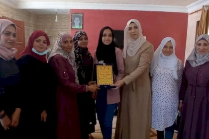 مجلس المرأة ساحة غزة يكرّم الطالبة شهد العويصي