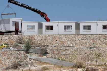 بيت لحم: مستوطنون ينصبون منزلا متنقلا وخيمة في أراضي غرب المدينة