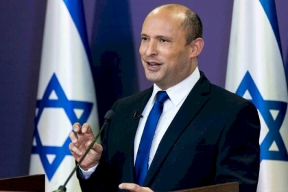 بينت: انتهاء الموجة الرابعة من جائحة "كورونا" قريبا